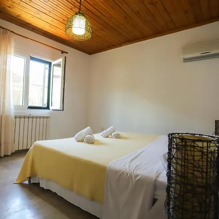 Family Country House-corfu Holidays بيت للعطل *