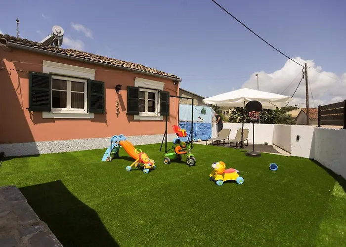 Family Country House-corfu Holidays بيت للعطل Kanakádes